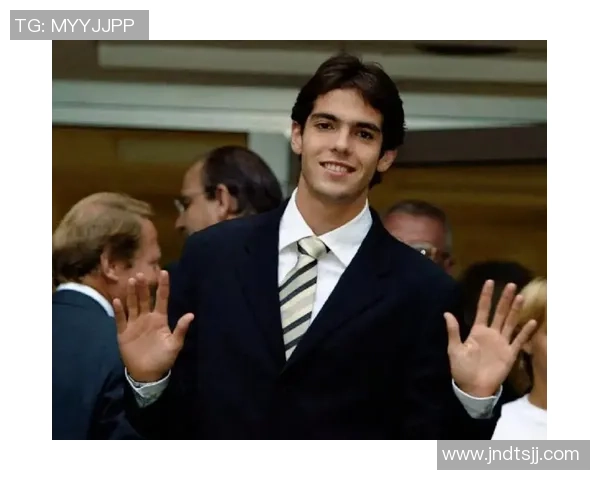 卡卡足球球星卡的设计风格与独特元素解析 卡卡足球球星卡的设计风格与独特元素解析