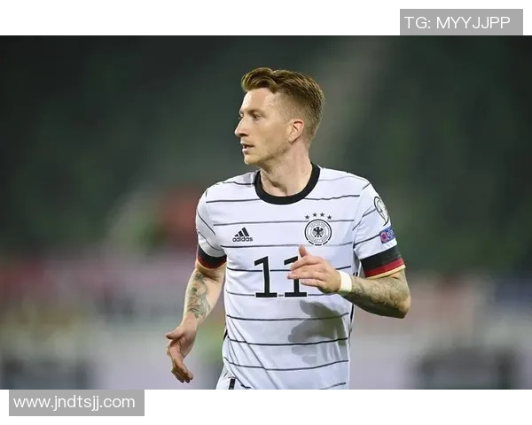 德国足球球星的女友是谁揭秘背后的爱情故事与生活点滴