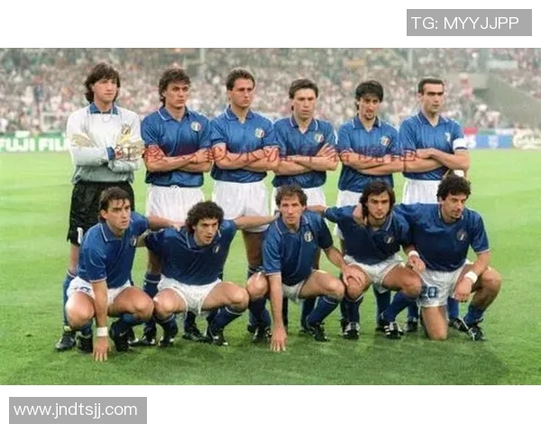 意大利历代足球巨星的荣耀与传奇:从贝尔戈米到因西涅的辉煌之路 意大利历代足球巨星的荣耀与传奇:从贝尔戈米到因西涅的辉煌之路