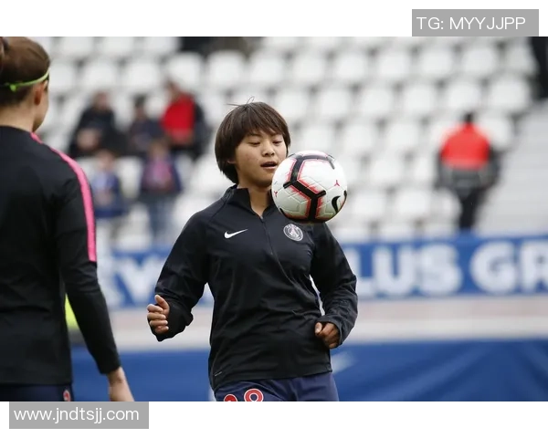 王霜：从草根到世界舞台 中国女足的闪耀之星与奋斗历程