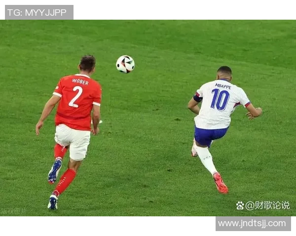 球星绿茵赛场驰骋瞬间展现激情与力量足球魅力尽情释放