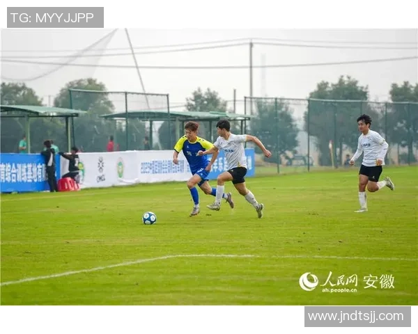 聚焦足球球星马累从草根奋斗到绿茵赛场传奇崛起之路