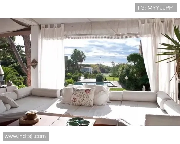 足球球星墙布精美设计彰显运动魅力 打造个性化家居空间的必备元素 足球球星墙布精美设计彰显运动魅力 打造个性化家居空间的必备元素