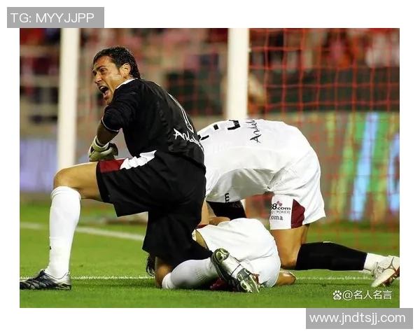 足球球星救球撞裆事件引发热议精彩瞬间令人捧腹不禁